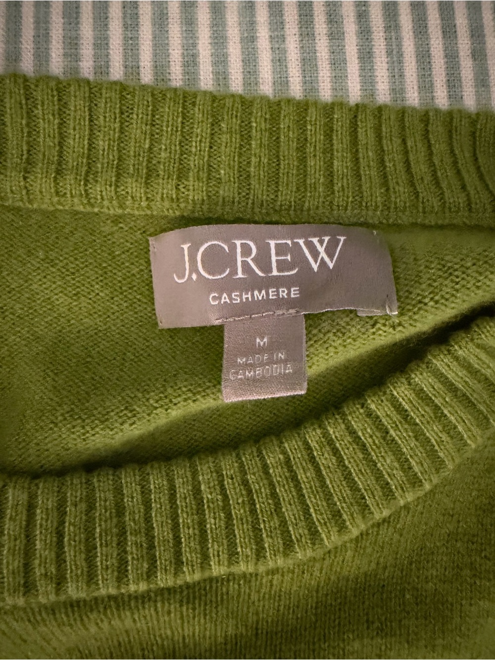 J. Crew Women's Crewneck Cashmere Sweater in Lime Green/Chartreuse - Picture 3 of 5